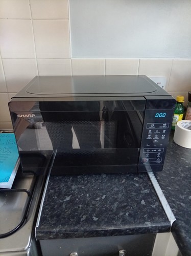 Sharp black 800w litre - black,